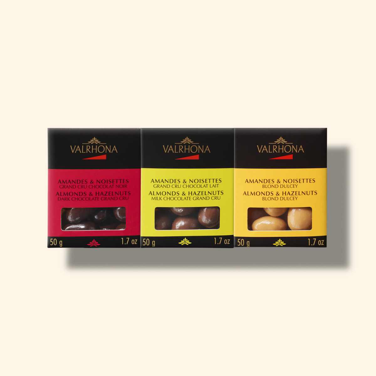 lot de 3 boites d'amandes et noisettes enrobées de chocolat