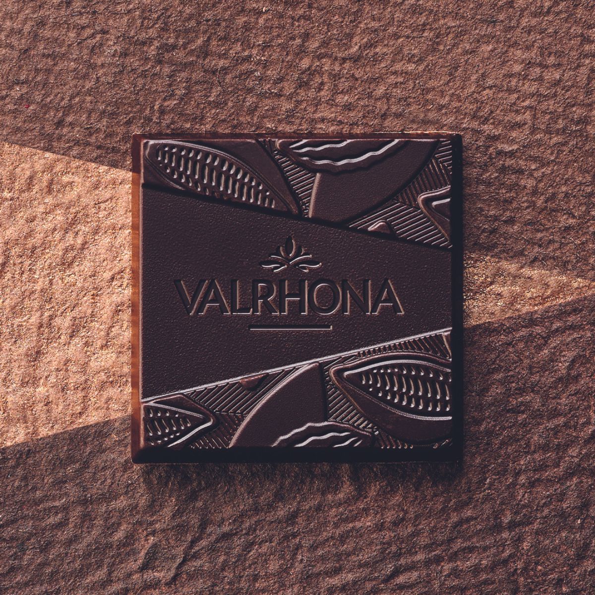 Carré de chocolat noir du coffret Les intenses -  Valrhona 