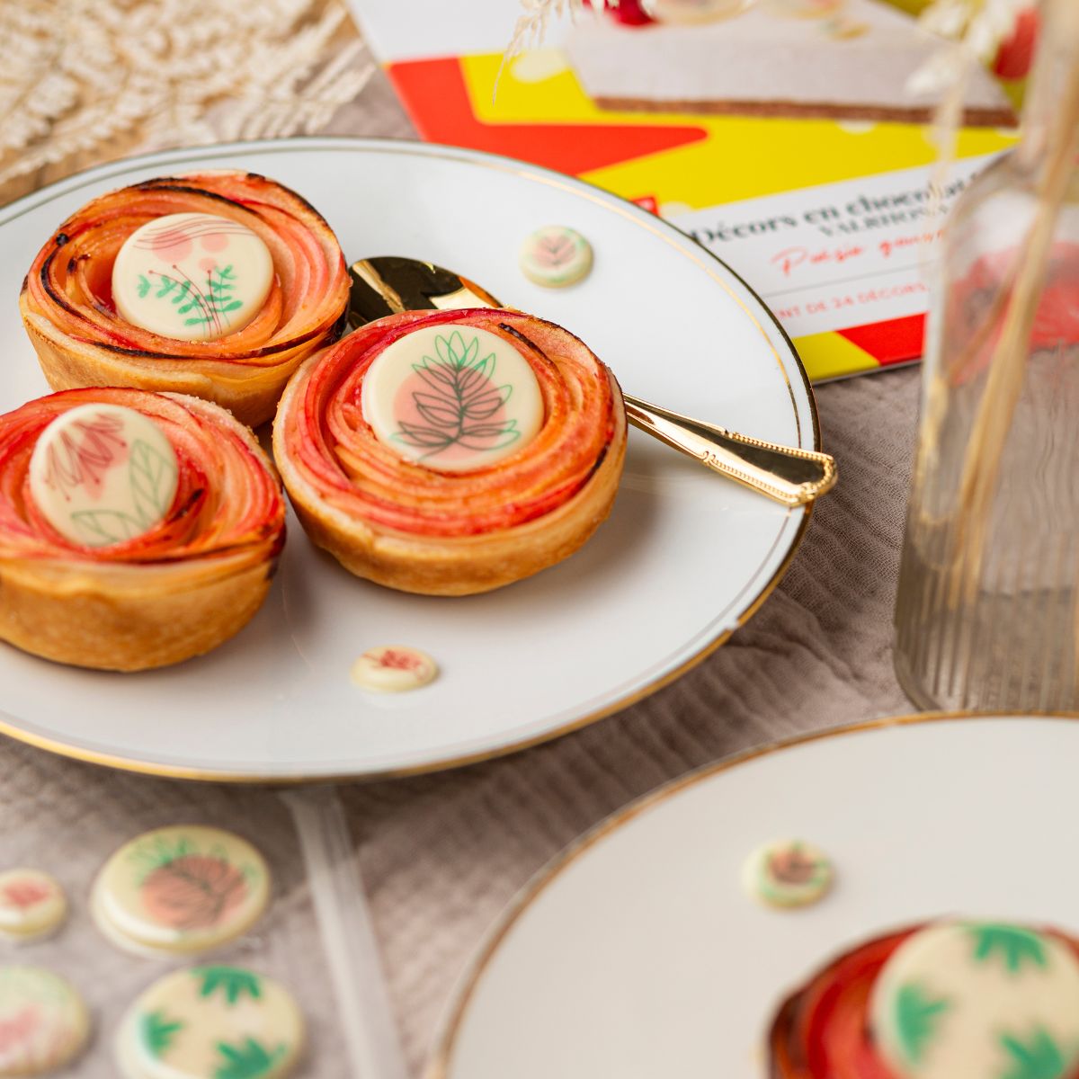 Tartelettes avec décors fleurs - Chocolatree